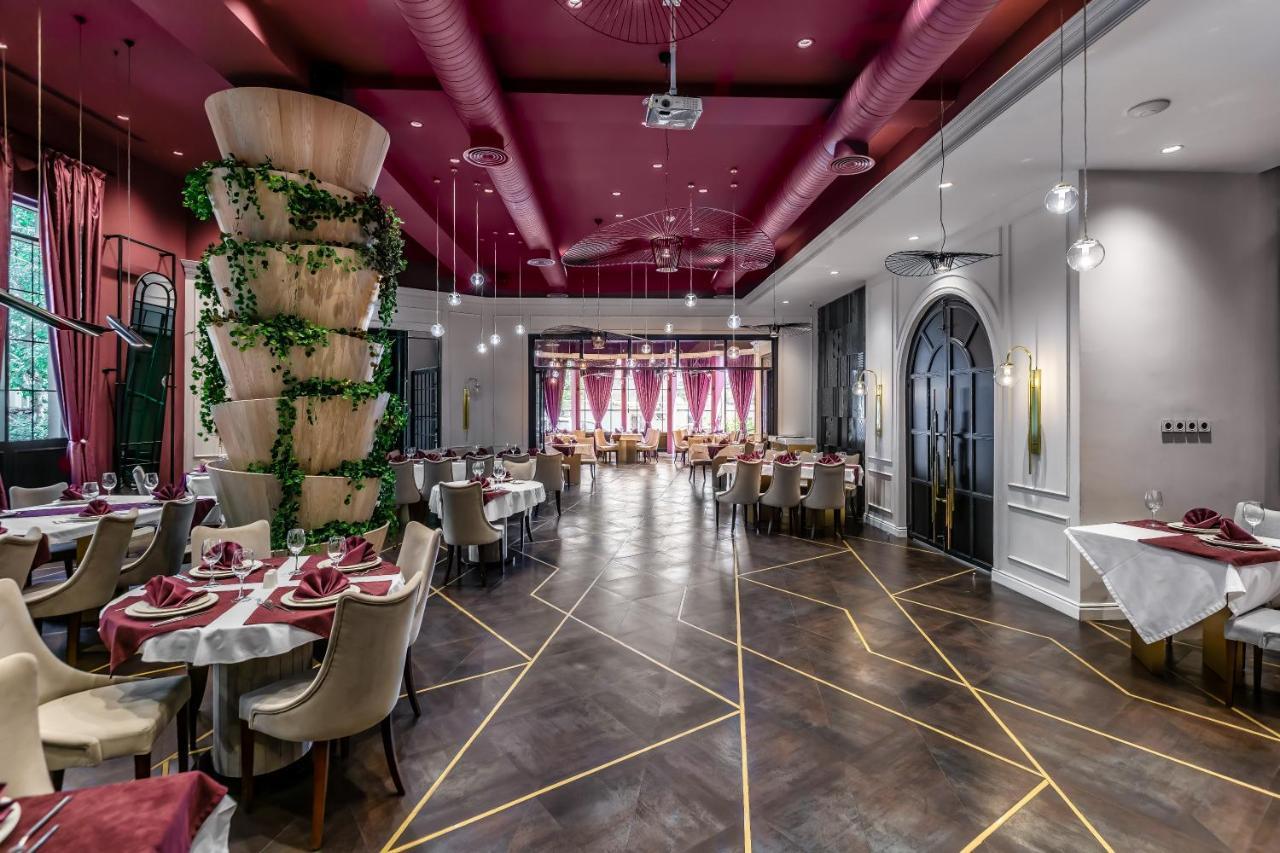 Ivy Garden Hotel Bakú Exterior foto The interior of the restaurant